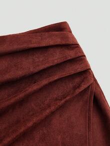 Sweetra Plus Size Brown Pleated Asymmetric Zipper Back Suede Fuzzy Fabric Short Skirt, Minimalist Style For Commuting, Autumn/Winter - Red - View 7