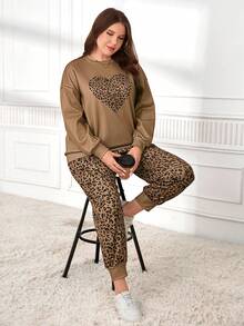 EMERY ROSE Plus Size Women  Brown Leopard Print Heart Graphic Round Neck Drop Shoulder Long Sleeve Sweatshirt And Pants Casual 2 Piece Set Cozy Fall And Winter Clothes For Women Maija Fall Winter 2025 Fall/Winter Party Elegant Dress Women Cozy Fall And Winter Clothes For Women