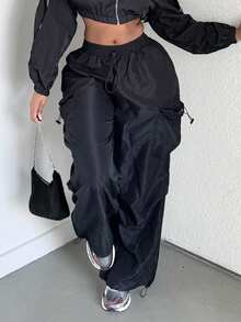Alexandranx 黑色带盖口袋侧抽绳腰部降落伞工装裤 - 黑色 - 查看 5