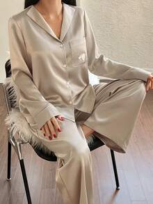 DAZY Set Piyama Wanita Motif Satin Dekoratif, Pakaian Musim Dingin - Khaki - View 3