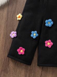 SHEIN Bộ đồ bé gái thời trang thanh lịch, dễ thương, thường ngày, áo len kẻ caro màu đen, họa tiết hoa 3D nổi bật, kiểu dáng rộng rãi, vai rớt, gồm áo len và quần, thích hợp mặc mùa thu đông. Áo len đen hai mảnh, họa tiết hoa 3D, thiết kế thời trang hiện đại, có thể mặc trong nhà và ngoài trời, kiểu dáng đơn giản, phù hợp cho mặc trong nhà, ngoài trời, hàng ngày, thể thao, vui chơi, tiệc tùng, chụp ảnh, kỳ nghỉ, lễ hội. - Nhiều màu - Xem 4