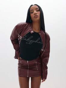 BABYPHAT Minifalda de piel sintética con detalles bordados de texto para otoño e invierno - Burdeos - Ver 2