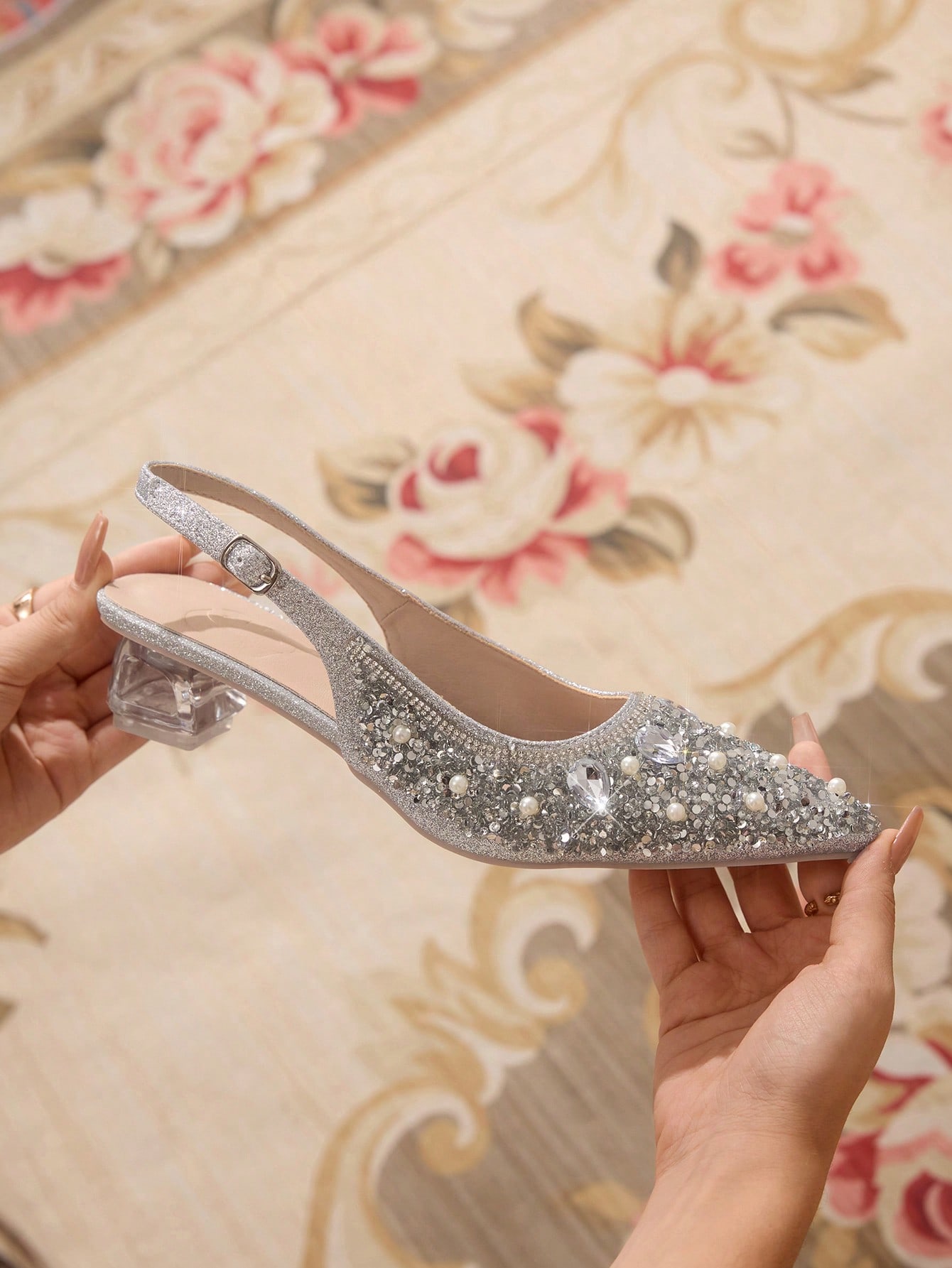 CUCCOO TILAWA أحذية كعب عالي مزينة بالكريستال والر...