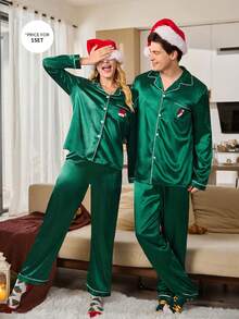 CoupledUp 撞色滚边绿色仿丝刺绣圣诞帽男士翻领上衣和裤子睡衣套装秋冬服装 - 彩色 - 查看 7
