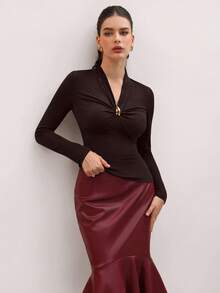 NOVVYNE Metal Buckle V-Neck Pleated Long Sleeve Elegant Fitted T-Shirt - Coffee Brown - View 5