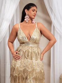 VOLUPTÉ CURVE Đầm cocktail cỡ lớn lấy cảm hứng từ phong cách vintage, đính sequin và tua rua, cổ chữ V sâu, dây mảnh, thắt lưng, tua rua nhiều lớp và đính sequin, dài đến sàn, đầm dạ hội sang trọng cho ngày Valentine. - Vàng - Xem 1