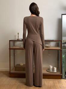 Elyressa 女士垫肩针织长袖 T 恤和裤子法式休闲日常通勤时尚法式街头复古百搭商务假日摩卡棕色两件套 - 卡其色 - 查看 2