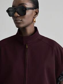 Ontre Áo khoác nữ dáng rộng cổ đứng màu trơn 2026SS, trang phục công sở thường ngày, phong cách tối giản cá tính, áo khoác mùa đông cho nữ, hơi hướng cổ điển. - Màu Đỏ Sâu - Xem 8