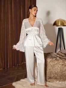 Slumberist 缎面女士睡衣套装，性感玫瑰蕾丝拼接 3D 荷叶边奢华睡衣 - 白色 - 查看 3