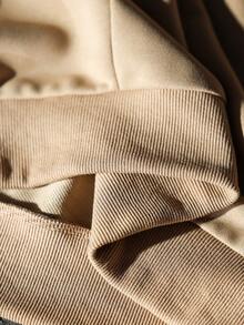 Manfinity CasualCool 男士撞色圆领长袖套头卫衣，米白色，适合日常休闲、周末旅行、户外活动、探险旅行、轻松的工作环境或半正式场合，也是送给男友/丈夫、周年纪念日或圣诞节的理想礼物。 - 卡其色 - 查看 7