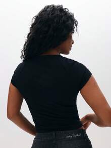 BABYPHAT 插肩袖图案 T 恤，带有脚本印花徽标短袖短款上衣，适合夏季休闲穿着 - 黑色 - 查看 6