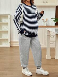 SHEIN 2 st. gravidset med tecknad björn och randig nedsänkt axel och justerbara byxor i midjan. - Marinblå - Visa 2