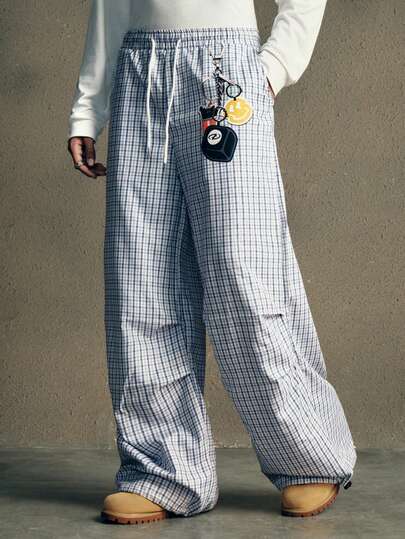 AXEPEAK Pantalones anchos de pierna ancha con bolsillo en diagonal, cintura con cordón, estampado de colgante falso y estilo casual de moda de calle para hombres