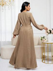 Al Najma 女式纯色圆领插肩灯笼袖腰部褶皱阿拉伯连衣裙 - 卡其色 - 查看 4