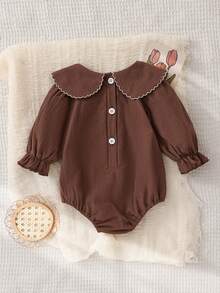SHEIN Playful Pals 女婴乡村刺绣彼得潘领蝴蝶结荷叶边袖口长袖连体衣，秋季款 - 咖啡棕 - 查看 2
