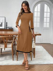 EMERY ROSE Váy dài vừa phải thanh lịch dành cho nữ, cổ tròn có gân và tay áo 3/4 - màu nâu - Xem 3
