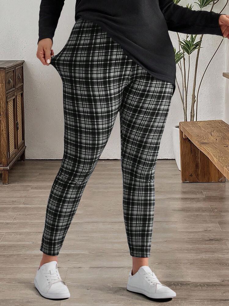 Women's Black T-Shirt And Plaid Leggings Set, Winter Work From Home Outfit Plaid Pants Women Loungewear Women 2 Piece Lounge Sets Woman Plaid Set,Casual