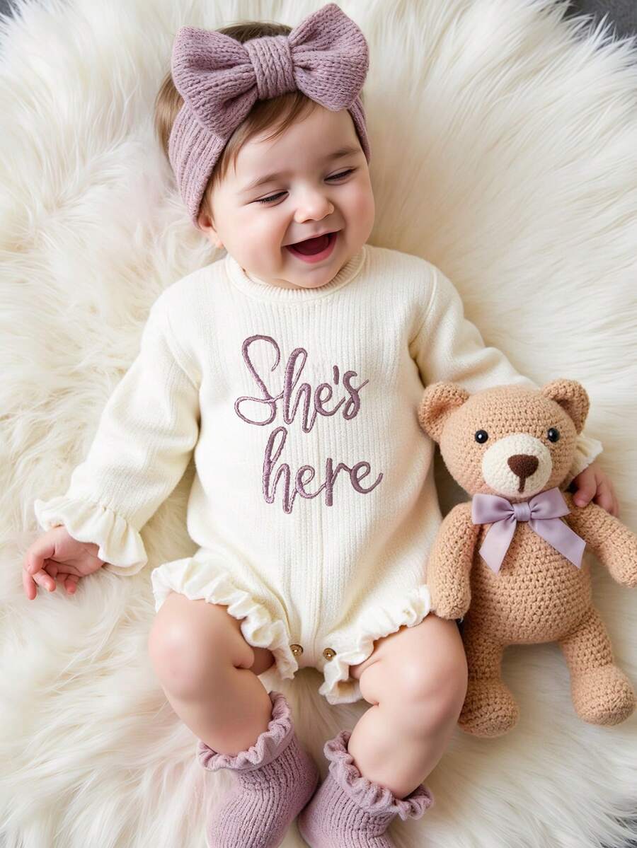 SHEIN 2Pcs Set Dusty Pink "She's Here" Embroidery Knitting Newborn Photography Outfits With Matching Bow Headband Knitted Baby Girl Bodysuit Infant 1 Month 100 Days Photoshooting Props Fall Winter