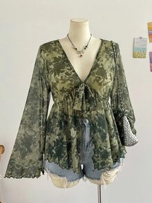 Soleia 大码女式红色花卉印花针织网眼前开领带腰喇叭袖衬衫 - 綠色 - 查看 1