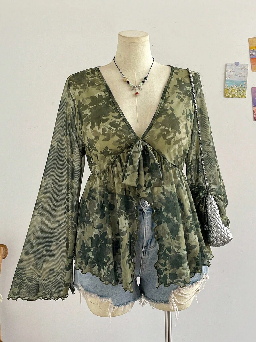 Soleia 大码女式红色花卉印花针织网眼前开领带腰喇叭袖衬衫 - 綠色 - 查看 1