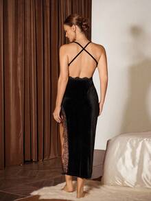 Slumberist 秋冬天鹅绒女式睡袍，侧高开衩蕾丝拼接性感露背连衣裙 - 黑色 - 查看 2