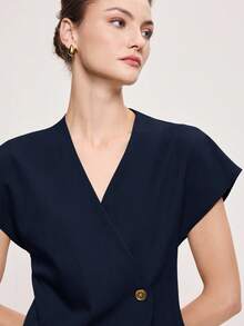BizChic Áo kiểu nữ màu xanh hải quân dáng bất đối xứng, cài một nút kim loại, vai rộng, hiện đại, thanh lịch, phù hợp cho công sở, đi làm hàng ngày, lãng mạn, mang hơi hướng retro thập niên 90, Giáng sinh và Năm mới. Thích hợp cho tiệc Valentine, đi biển, lễ tốt nghiệp, lễ hội, kỳ nghỉ, dễ phối đồ, phù hợp cho khách dự đám cưới, chủ nhà, hẹn hò, tiệc tùng, hòa nhạc, bữa trưa muộn, sân bay, nhiều dịp khác nhau. - Màu xanh hải quân - Xem 6