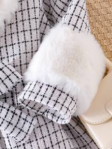 SHEIN Young Girls Fluffy White Collar Long Sleeve Black & White Plaid Comfortable Autumn/Winter Jacket Fall - White - View 7