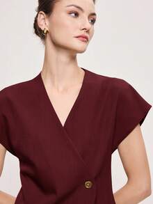 BizChic 2025 Autumn/Winter New Red Asymmetrical Cut Oblique Placket Single-Breasted Metal Button Decor Wide Shoulder Women's Top, Modern Elegant Fashion Business Casual Office Wear, Vintage Chic VersatilAll-Matchic Romantic Suitable For Formal Occasions, Party, Beach, Wedding, Guest, Host, Brunch, Airport, National Day, New Year, Christmas, Thanksgiving, Casual Outerwear Shirt