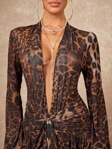 Lumalex 秋季简约复古闪亮假日派对装扮，适合锐舞音乐节、郊游、度假、波西米亚风、户外、婚礼季、宴会、成人礼等场合。豹纹网纱透视深V领泡泡袖飘逸系带连衣裙，适合女性穿着。豹纹长款连衣裙，豹纹长袖长款连衣裙，棕色长款连衣裙，奢华长款连衣裙，秋季女装，舞会礼服，秋季婚礼宾客礼服。 - 咖啡棕 - 查看 4