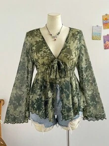 Soleia 大码女式红色花卉印花针织网眼前开领带腰喇叭袖衬衫 - 綠色 - 查看 3