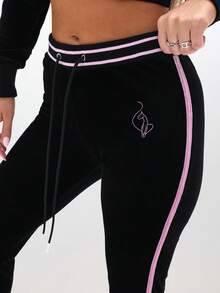 BABYPHAT 天鹅绒修身慢跑裤，搭配撞色滚边细节运动裤，打造休闲舒适体验 - 黑色 - 查看 5