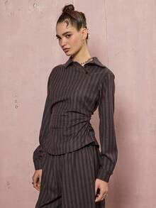 COUREZ 不对称收腰条纹衬衫，后背格纹细节 / Y2K 冬季女装外出上衣新年棕色上衣冬季上衣 - 彩色 - 查看 4