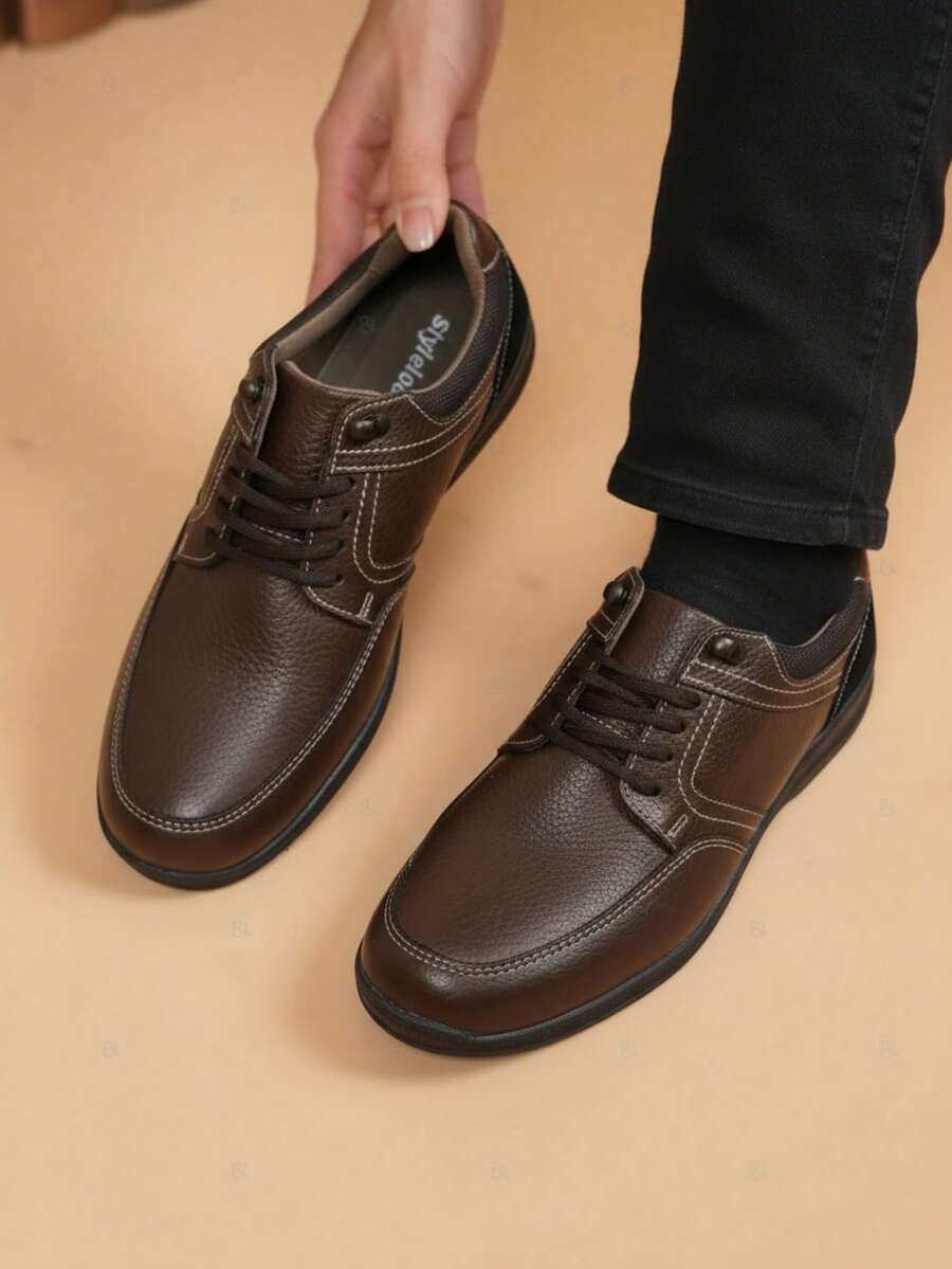 Zapato casual para hombre de, punta redonda, elástico lateral, suela antideslizante, estilo business casual, ideal oficina y diario - Café integral - Ver 1