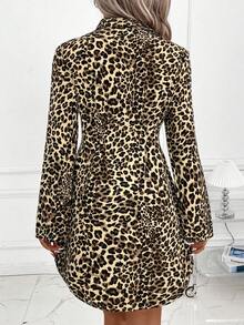 SHEIN Clasi Gaun Pendek Cardigan Berkerah Motif Leopard Terbaru untuk Wanita Musim Gugur, Cocok untuk Perjalanan Sehari-hari dan Berbagai Acara. - Aprikot - View 2