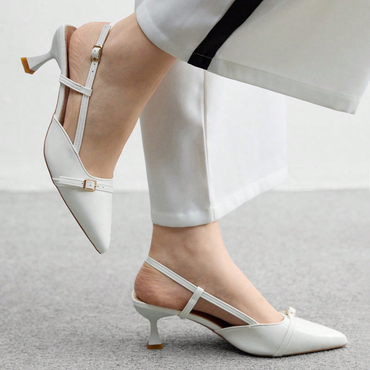 Tacones de aguja de tacón de gatito blancos para mujer, adecuados para uso al aire libre, ir al trabajo, fiestas, banquetes y la oficina