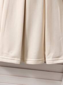 SHEIN 两件套少女学院风翻领卫衣，英文印花，搭配时尚百褶裙，袖口饰有撞色缎带和蝴蝶结，舒适针织面料，充满青春活力，适合上学或休闲外出穿着。 - 杏色 - 查看 7