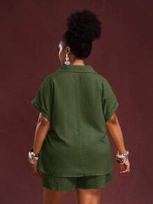 Veslaya 秋冬新品，女士秋冬/万圣节/冬季服装，大码，音乐节/万圣节服装，复活节，西部风，游牧风，生日派对，毕业典礼，学生装，日常穿着，百搭基础款，休闲，度假，邮轮旅行，海滩，日光浴，时尚，女士黄色罗纹Polo领宽松短袖短裤套装配腰带，大码家居服套装绿色衬衫女士大码工作服套装绿色衬衫两件套亚麻套装女士大码亚麻套装 - 軍綠色 - 查看 2