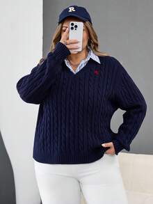 SHEIN CURVE+ Suéter de Malha Texturizada com Decote em V e Padrões Bordados, Estilo Casual Plus Size, Suéter de Volta para Casa Azul Marinho, Suéter de Tricô Trançado, Suéter Bordado, Casual Empresarial de Outono, Estilo Old Money para Mulheres/Inverno - Azul Marinho - Visão 8