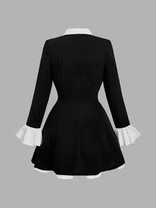 SHEIN CURVE+ Áo khoác vest nữ cỡ lớn 2 trong 1 màu đen, tay dài, có bèo nhún, kiểu dáng ôm eo, thích hợp mặc mùa đông, dự tiệc, công sở, trang phục thanh lịch, váy đen sang trọng, trang phục sinh viên/mùa thu/mùa đông. - Đen và trắng - Xem 2