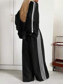 SHEIN EZwear 女款寬鬆側條紋印花拉鍊長袖上衣與抽繩腰長褲套裝，黑色兩件套，舒適休閒居家套裝 - 黑色 - 查看 2