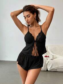 Aloruh 女士黑色蕾丝装饰套装，浪漫又性感，适合派对，也可用于季节性服装搭配。它融合了针织和蕾丝材质，腰部饰有蝴蝶结。这是一款女士睡衣套装。 - 黑色 - 查看 4