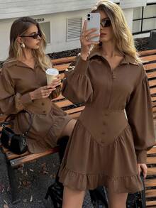 Elyressa Robe courte élégante à col volant de couleur unie