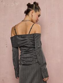 COUREZ 露肩垂褶长袖不对称衬衫 / Y2K 冬季女装外出上衣新年灰色露肩上衣 - 深灰色 - 查看 3