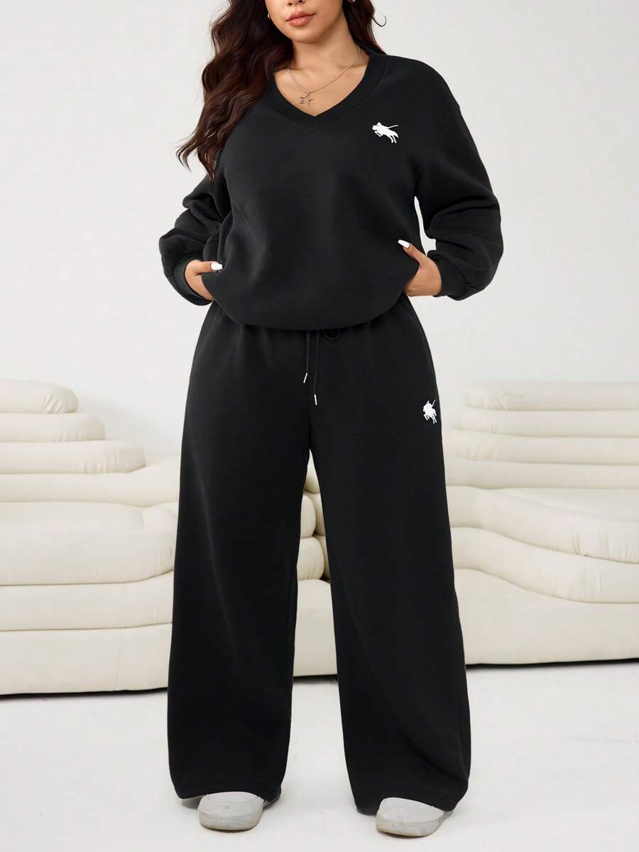 Solflare 2 件套大码休闲刺绣马刺 V 领上衣和裤子套装，秋季 - 黑色 - 查看 1