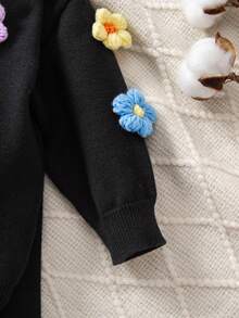 SHEIN Bộ đồ bé gái thời trang thanh lịch, dễ thương, thường ngày, áo len kẻ caro màu đen, họa tiết hoa 3D nổi bật, kiểu dáng rộng rãi, vai rớt, gồm áo len và quần, thích hợp mặc mùa thu đông. Áo len đen hai mảnh, họa tiết hoa 3D, thiết kế thời trang hiện đại, có thể mặc trong nhà và ngoài trời, kiểu dáng đơn giản, phù hợp cho mặc trong nhà, ngoài trời, hàng ngày, thể thao, vui chơi, tiệc tùng, chụp ảnh, kỳ nghỉ, lễ hội. - Nhiều màu - Xem 7