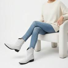 Botines con estilo para mujer, botines estilo western con tacón bajo, cremallera lateral y punta puntiaguda. Calzado de moda. - Blanco - Ver 3