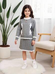 SHEIN Early Autumn Outfit - Argyle Girl Series Monet Flower Gray Knitted Sweater Paired With Fluffy Mini Skirt, Minimalist Fashion High-Quality Autumn/Winter Vibe Set - Multicolor - View 7