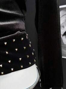 EgrlEra Áo nỉ trùm đầu màu đen dành cho nữ có cổ lông thú giả và trang trí bằng kim loại - màu đen - Xem 5