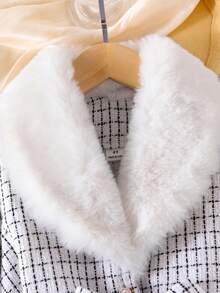 SHEIN Young Girls Fluffy White Collar Long Sleeve Black & White Plaid Comfortable Autumn/Winter Jacket Fall - White - View 4