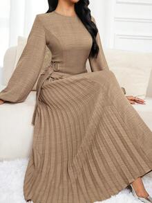 Al Najma 女式纯色圆领插肩灯笼袖腰部褶皱阿拉伯连衣裙 - 卡其色 - 查看 1